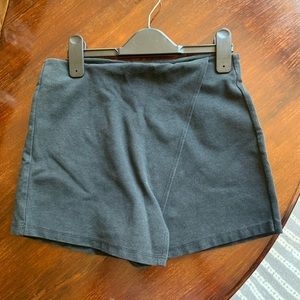 Brandy Melville skort